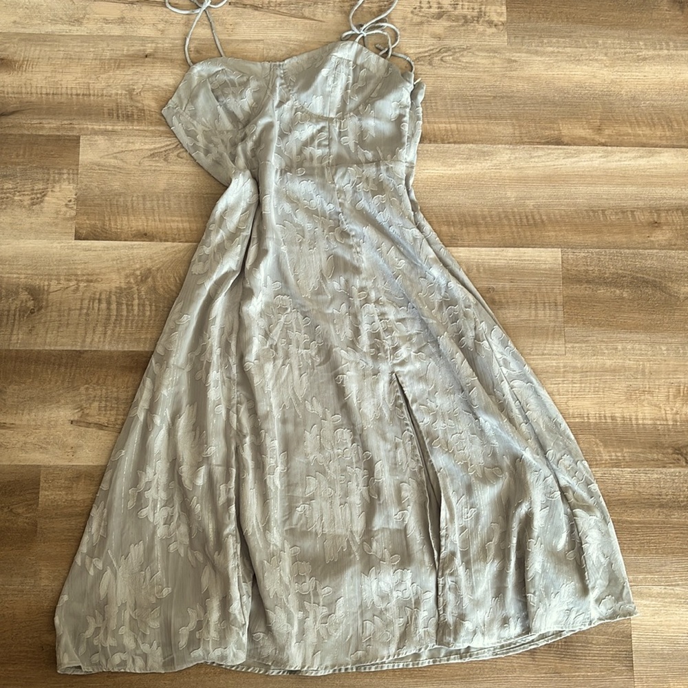 ✨Lulus - Loveliest Looks Dusty Blue Floral Jacquard Tie-Strap Midi Dress